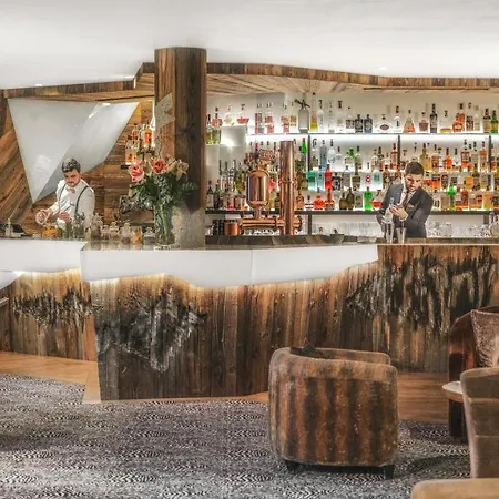 Les Barmes De L'ours Hotel