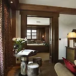 Hotel Les Barmes De L'ours 5*