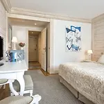 Les Barmes De L'ours Hotel