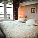 Les Barmes De L'ours Hotel