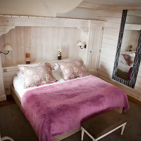 Les Barmes De L'ours Hotell