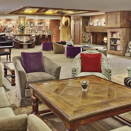 Les Barmes De L'ours Hotell 5*